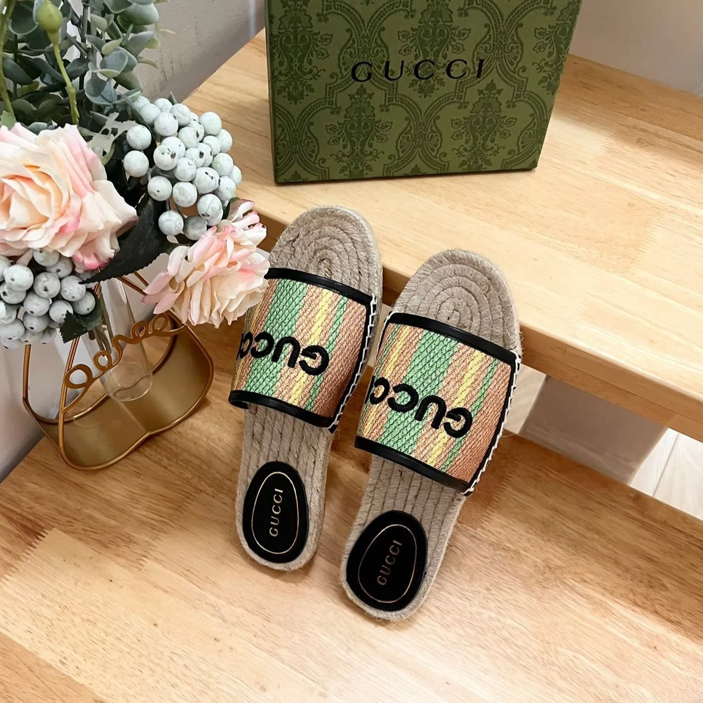 GG  Casual Style Slippers