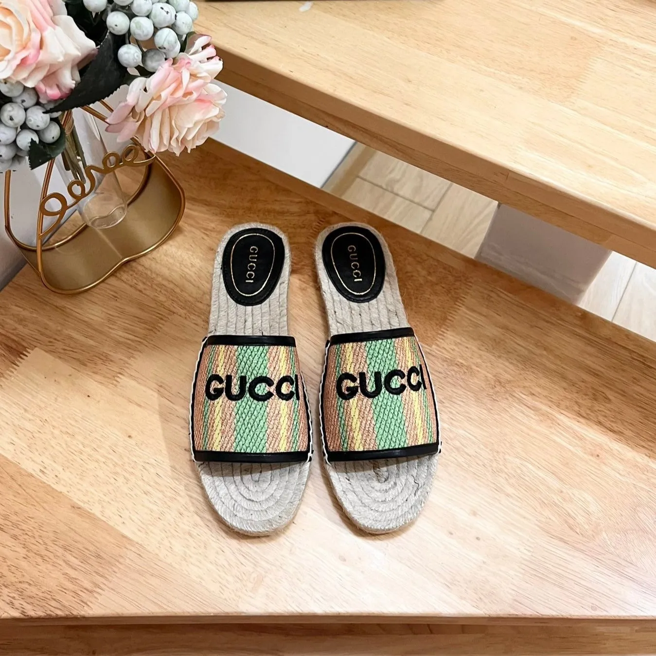 GG  Casual Style Slippers